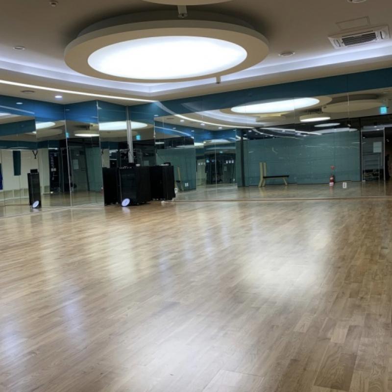 롯데스타휘트니스 헬스권 양도(11월말까지/락카룸 운동복 포함)